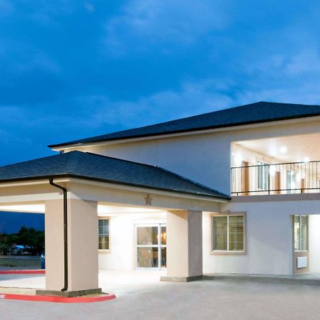 Super 8 By Wyndham Colorado City Eksteriør bilde